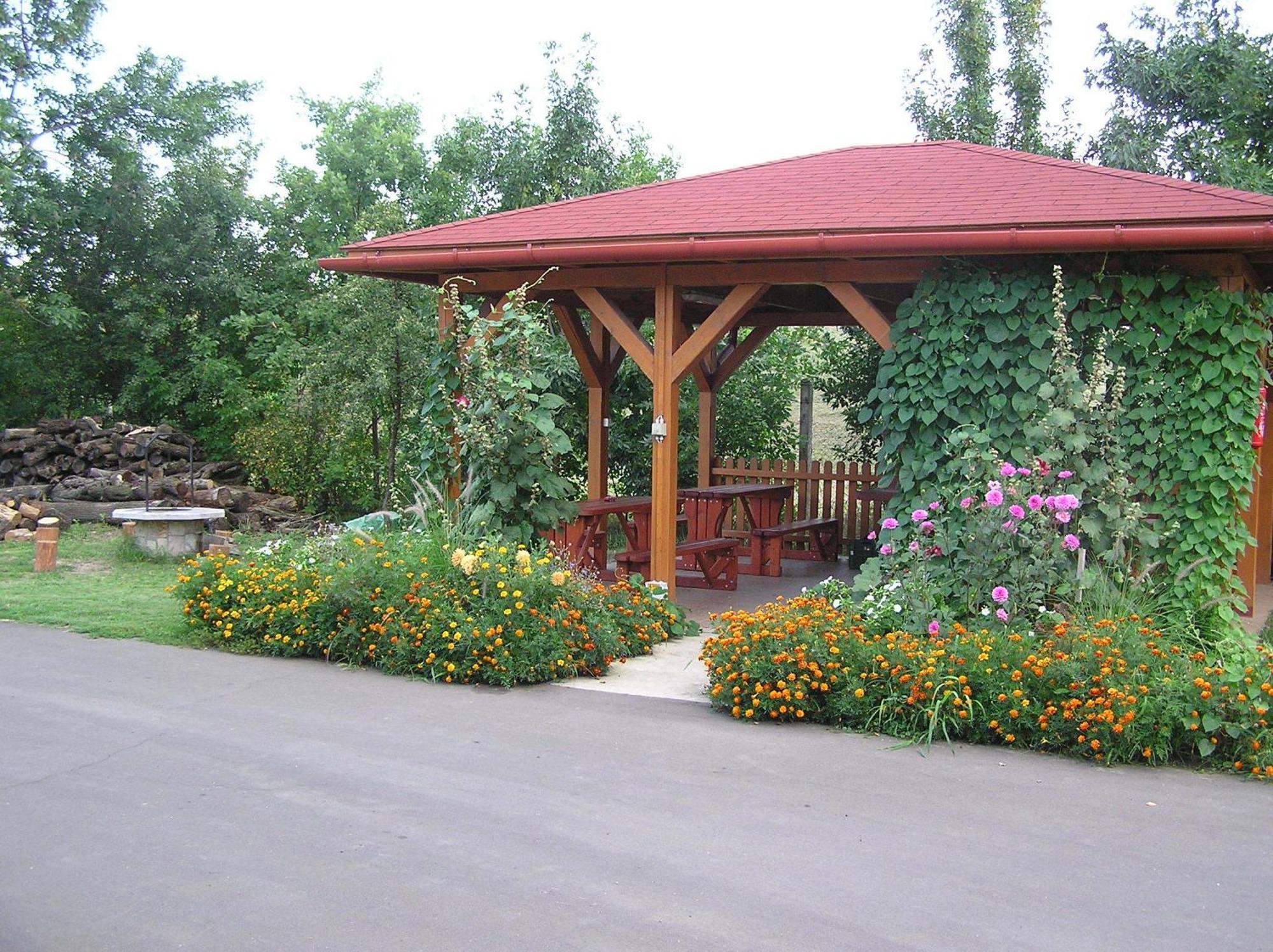 Árnyas Thermal Camping és Üdülőpark Püspökladány Kültér fotó