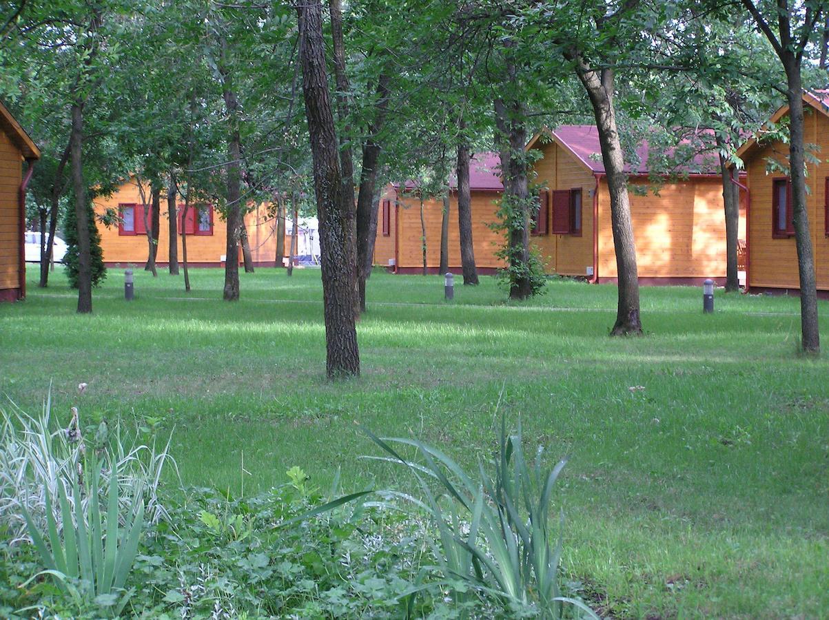 Árnyas Thermal Camping és Üdülőpark Püspökladány Szoba fotó